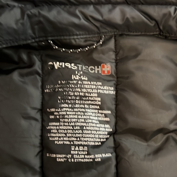 Swiss Tech: Puffer Jacket - Picture 2 of 3